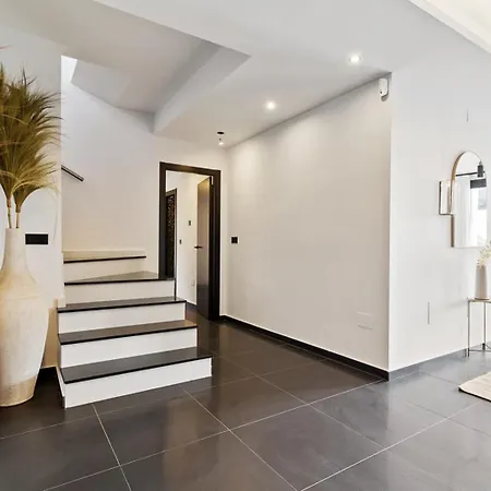 Vivi Homes - Casa Blanca Ii * Benalmadena