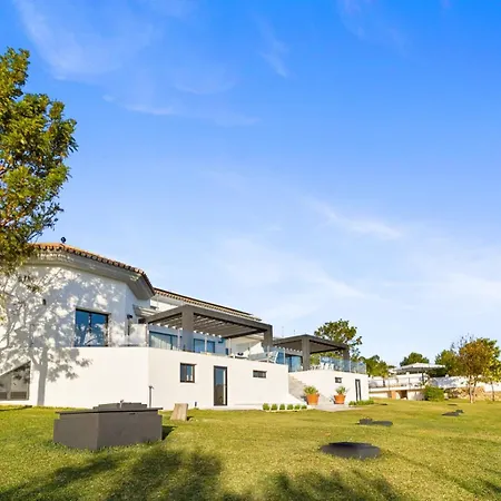 Vivi Homes - Casa Blanca Ii