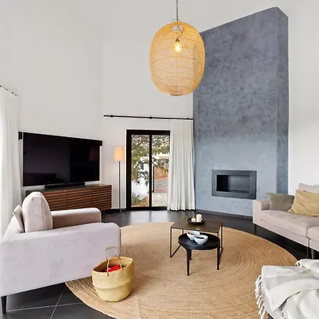 Vivi Homes - Casa Blanca Ii *