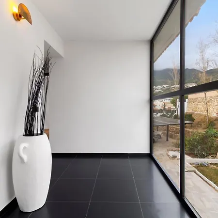 Vivi Homes - Casa Blanca Ii